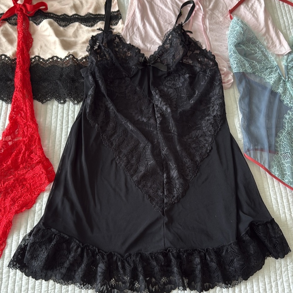 Victoria's secret sexy lace lingerie bundle - Picture 3 of 6